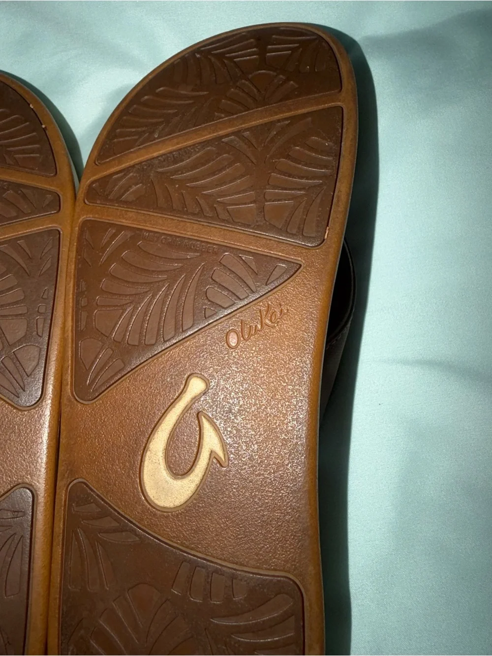 Olukai Womens Nu A Pi O Warm Taupe Flip Flop Sandal